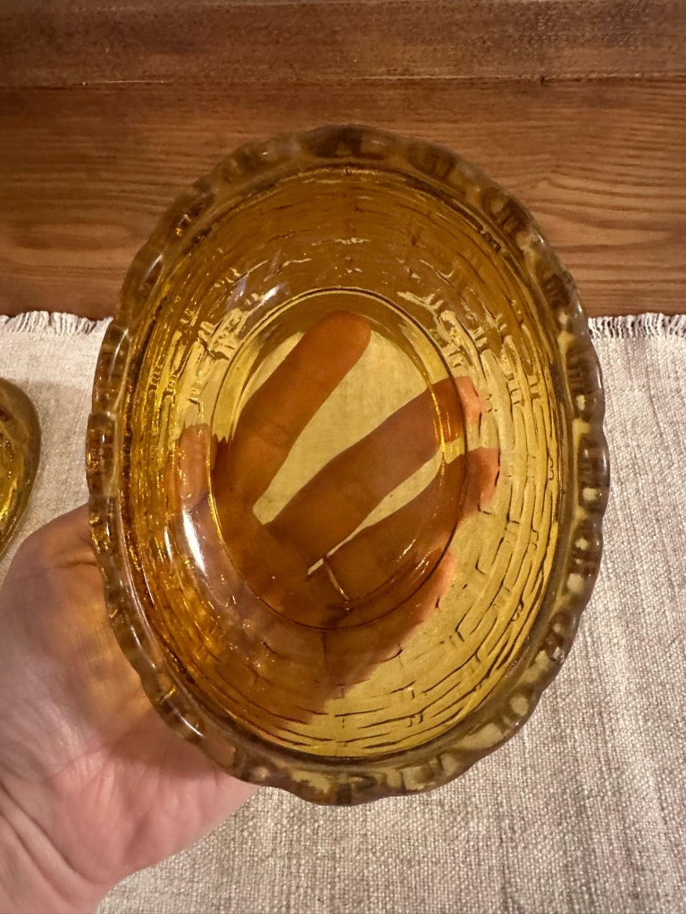 Vintage L.E. Smith Amber Glass Hen-on-Nest - Picture 5 of 6